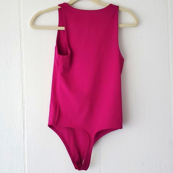 NWT Express Body Contour Sleeveless High Neck Front Cutout Thong Bodysuit - Picture 5 of 7